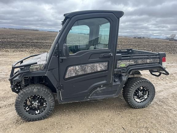 Image of John Deere XUV 835R Primary image