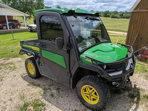 Image of John Deere XUV 835R equipment image 1