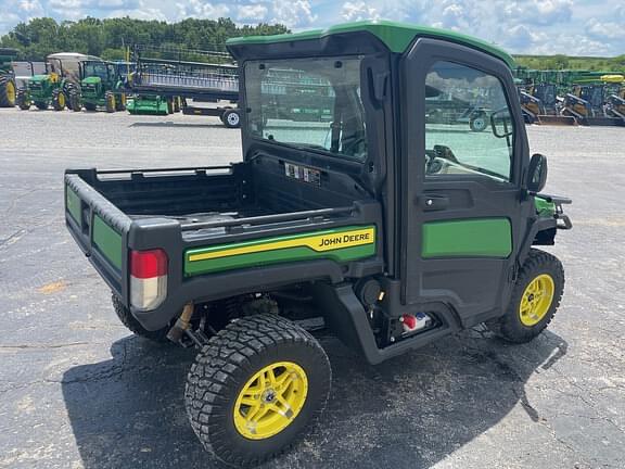 Image of John Deere XUV 835R equipment image 4