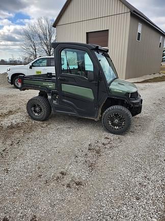 Image of John Deere XUV 835R equipment image 1