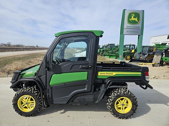 Image of John Deere XUV 835R equipment image 1