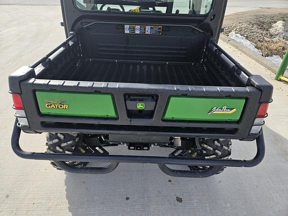 Image of John Deere XUV 835R equipment image 4