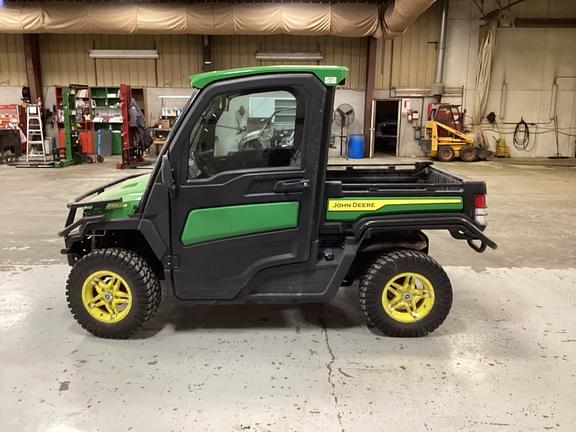 Image of John Deere XUV 835R equipment image 3