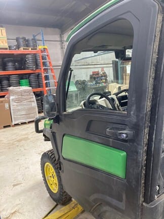 Main image John Deere XUV 835R
