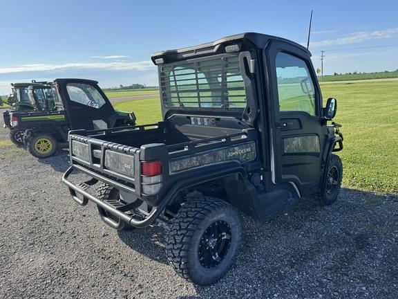 Image of John Deere XUV 835R equipment image 3