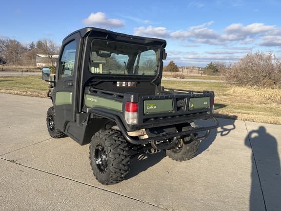 Image of John Deere XUV 835R equipment image 3