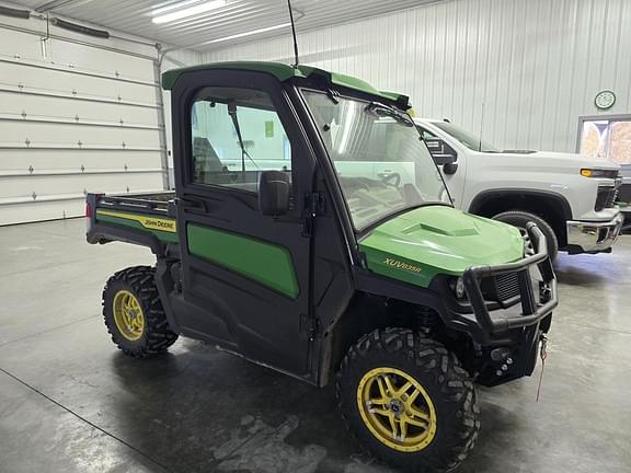 Image of John Deere XUV 835R Primary image