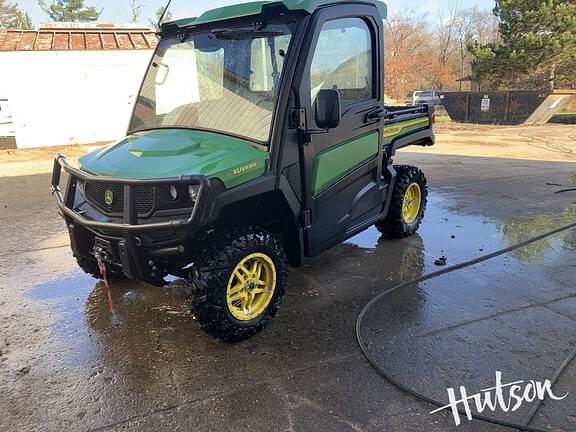 Image of John Deere XUV 835R equipment image 1