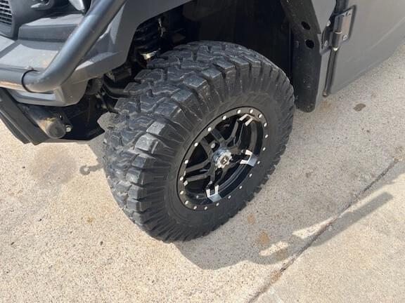 Image of John Deere XUV 835R equipment image 3