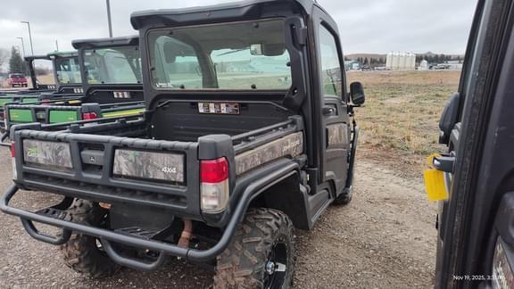 Image of John Deere XUV 835R equipment image 4