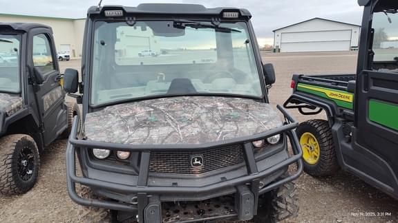 Image of John Deere XUV 835R equipment image 1