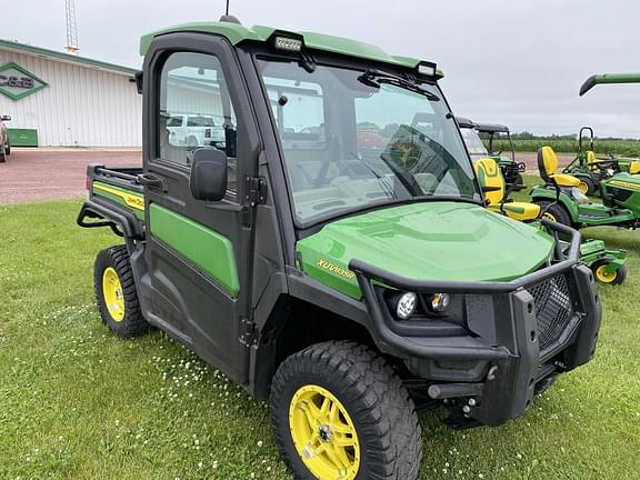 Image of John Deere XUV 835R equipment image 1