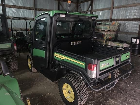 Image of John Deere XUV 835R equipment image 1