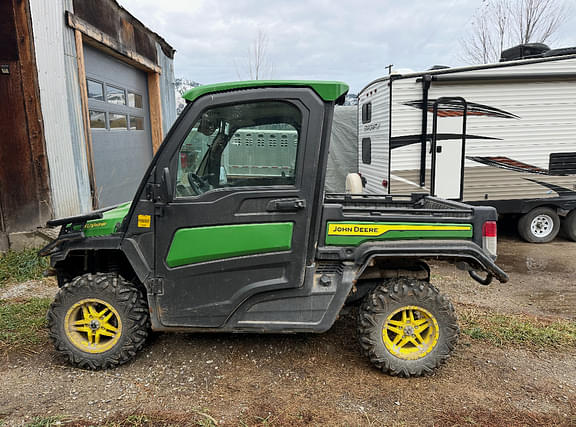 Image of John Deere XUV 835R Primary image