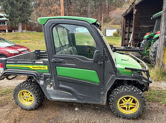 Image of John Deere XUV 835R equipment image 2