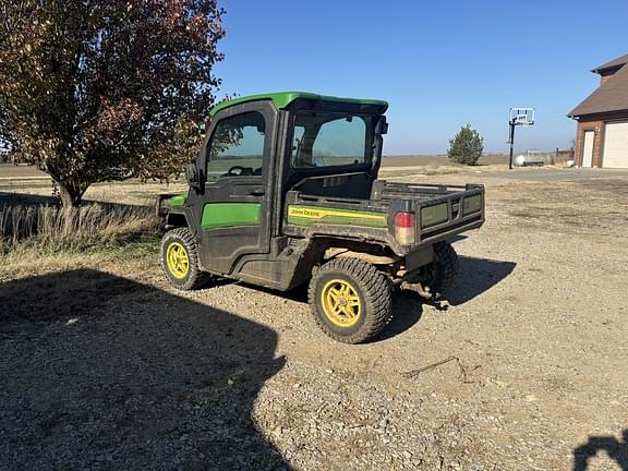 Image of John Deere XUV 835R equipment image 3