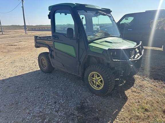 Image of John Deere XUV 835R equipment image 2