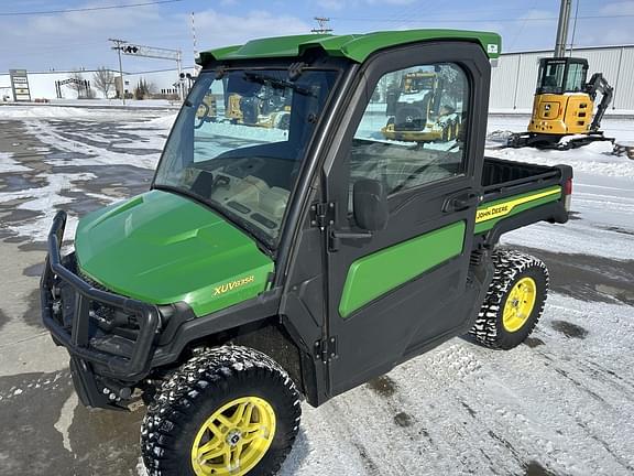 Image of John Deere XUV 835R equipment image 1