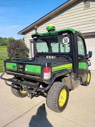 Image of John Deere XUV 835R equipment image 1