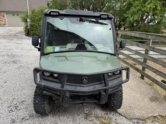 Image of John Deere XUV 835R equipment image 2