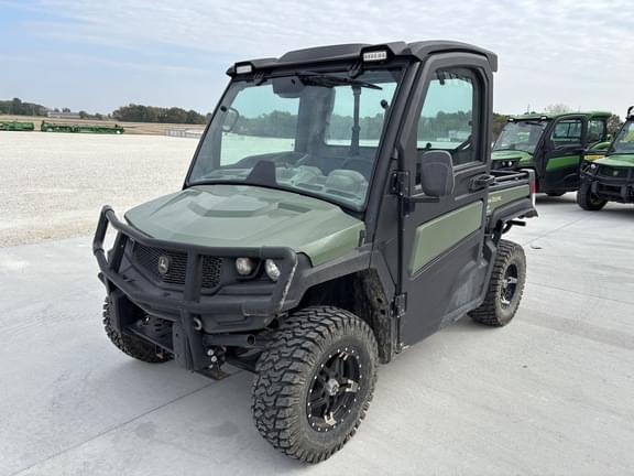 Image of John Deere XUV 835R Primary image