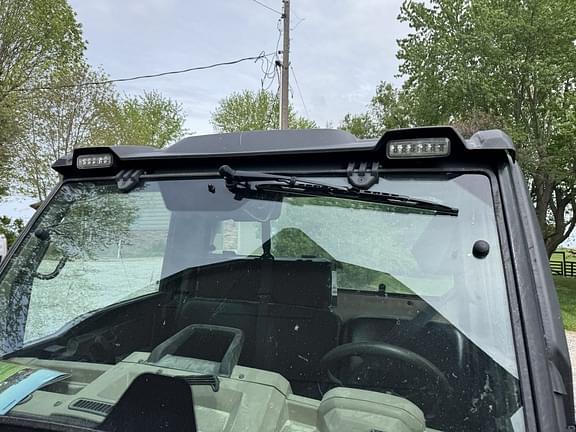 Image of John Deere XUV 835R equipment image 3