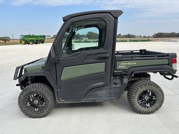 Image of John Deere XUV 835R equipment image 1