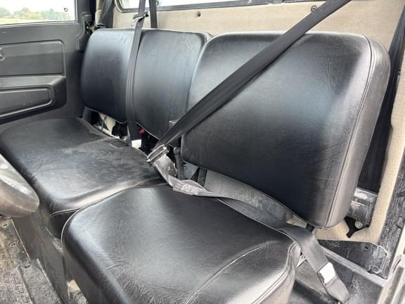 Image of John Deere XUV 835R equipment image 3