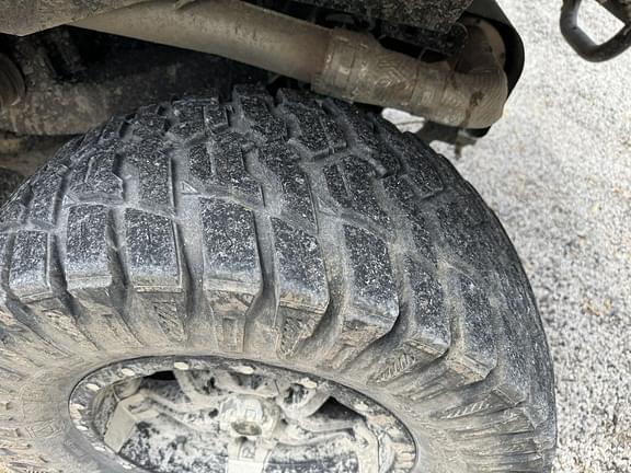 Image of John Deere XUV 835R equipment image 4