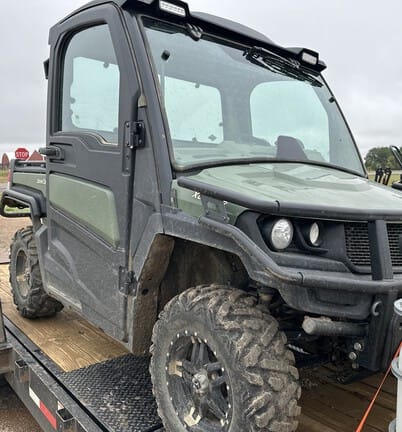 Main image John Deere XUV 835R