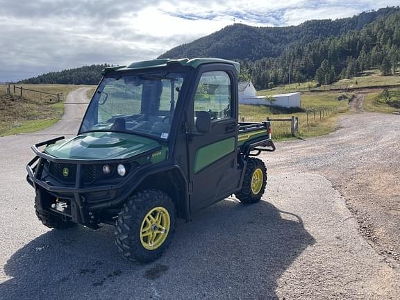 Image of John Deere XUV 835R equipment image 1