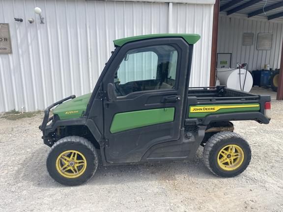 Image of John Deere XUV 835R Primary image