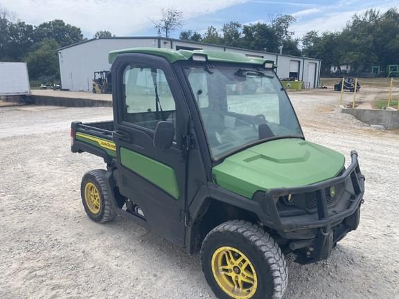 Image of John Deere XUV 835R equipment image 4