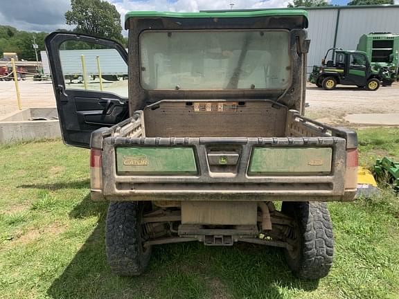 Image of John Deere XUV 835R equipment image 4