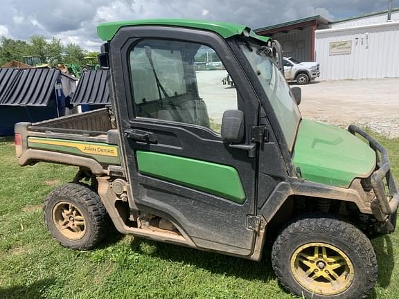 Image of John Deere XUV 835R equipment image 1