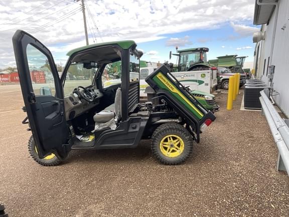 Image of John Deere XUV 835R equipment image 4