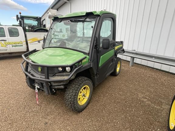 Image of John Deere XUV 835R equipment image 1
