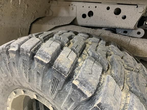 Image of John Deere XUV 835R equipment image 4