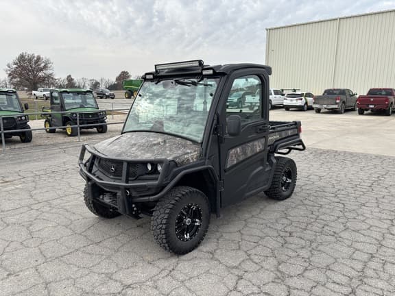 Image of John Deere XUV 835R equipment image 1