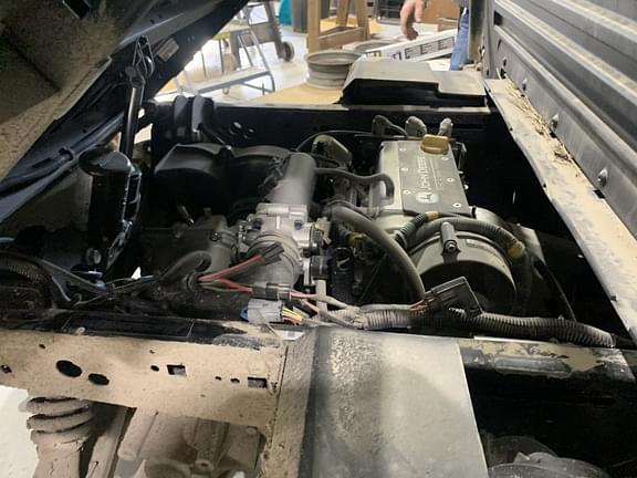 Image of John Deere XUV 835R equipment image 2