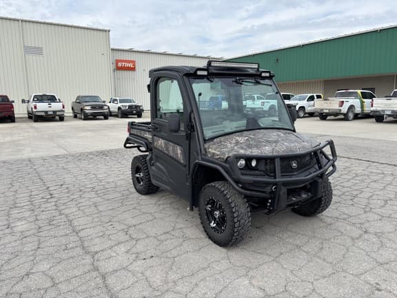 Image of John Deere XUV 835R equipment image 3