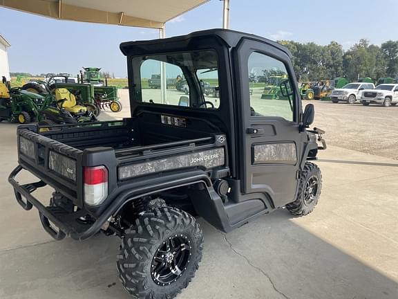 Image of John Deere XUV 835R equipment image 1