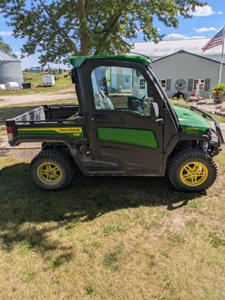 Image of John Deere XUV 835R equipment image 3