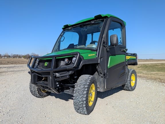 2023 John Deere XUV 835R Equipment Image0
