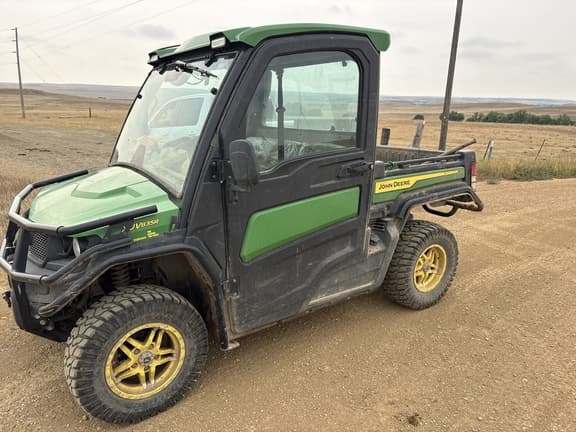 Image of John Deere XUV 835R equipment image 1