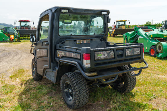 Image of John Deere XUV 835R equipment image 2