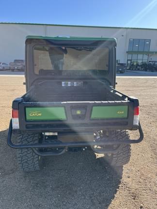 Image of John Deere XUV 835R equipment image 3
