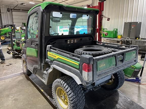 Image of John Deere XUV 835R equipment image 3