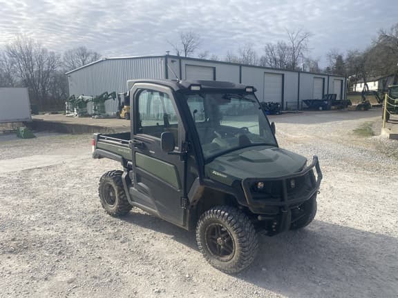 Image of John Deere XUV 835R equipment image 1