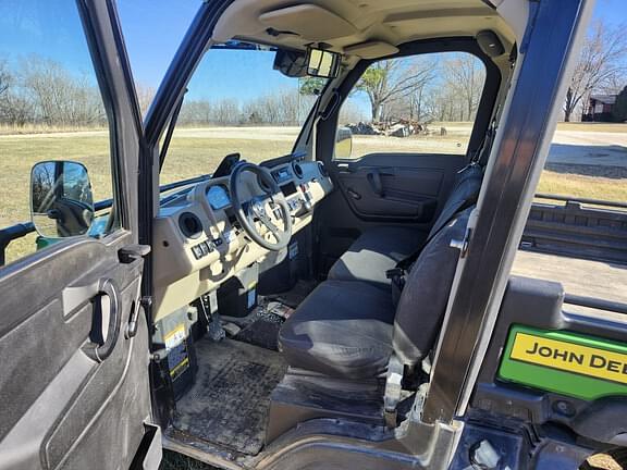 Image of John Deere XUV 835R equipment image 2